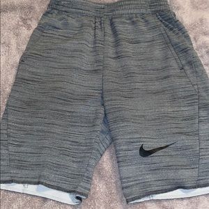 Boys(L) Dri-Fit Nike Grey Shorts
